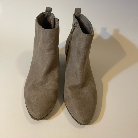 Old Navy Gray Faux Leather 2" Heel Booties - Picture 5 of 10